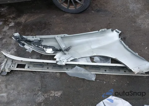 2015 Lexus Ls 460 z USA, uszkodzony, nr VIN JTHCL5EF1F5023554